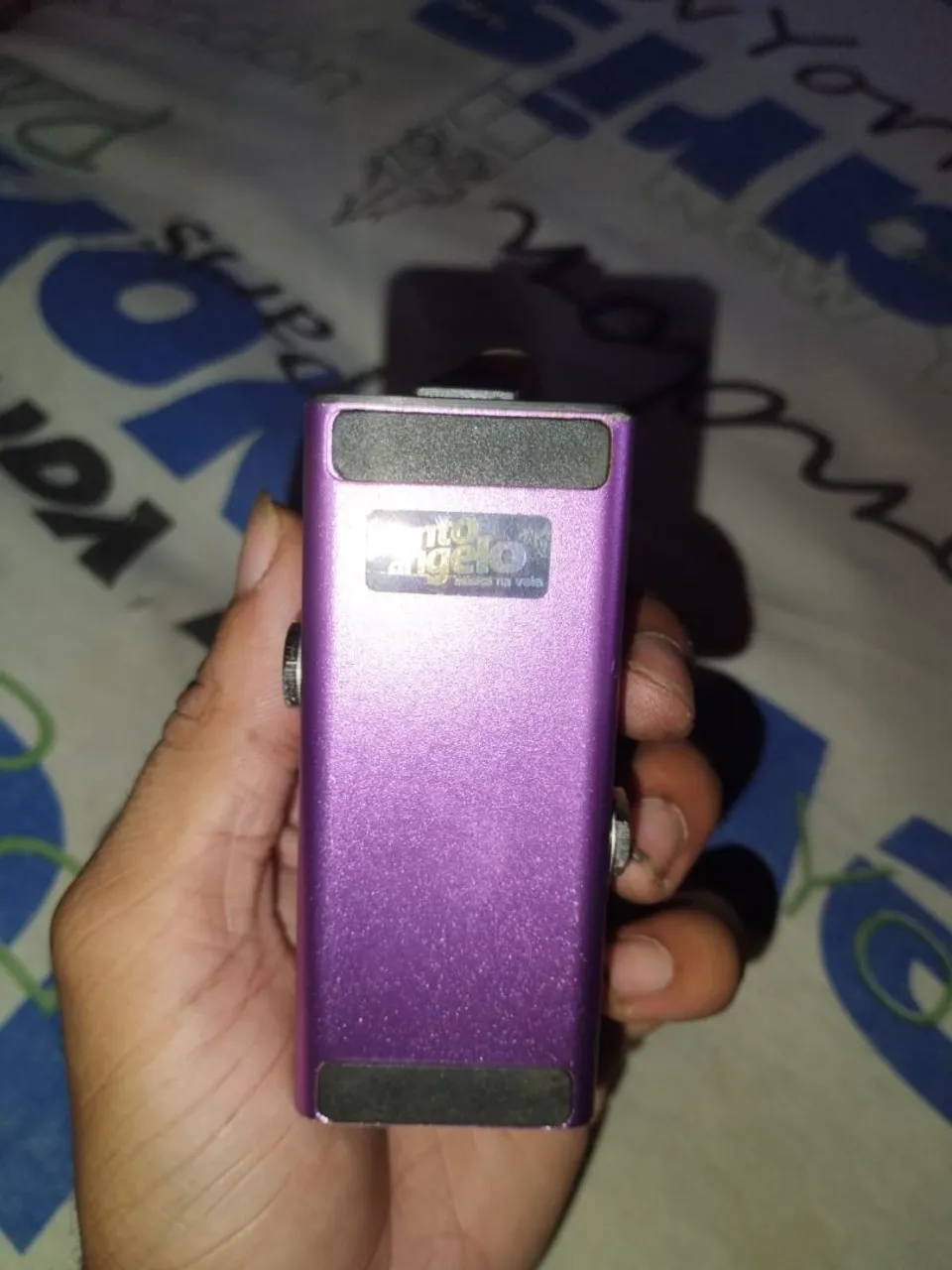 Pedal de guitarra com fonte 9v e dois cabos p10