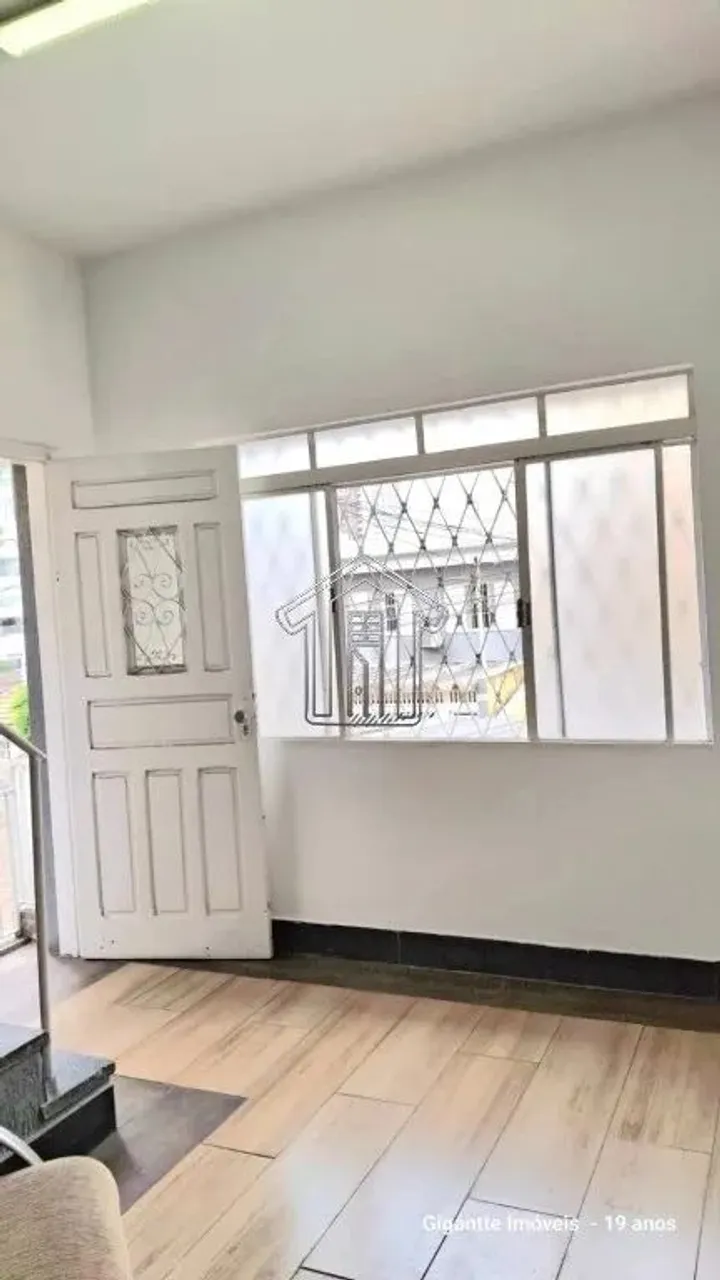 Casa (Sobrado) para Locação, 4 salas, 3 banheiros, 2 vaga(s), 75m². Excelente localização!