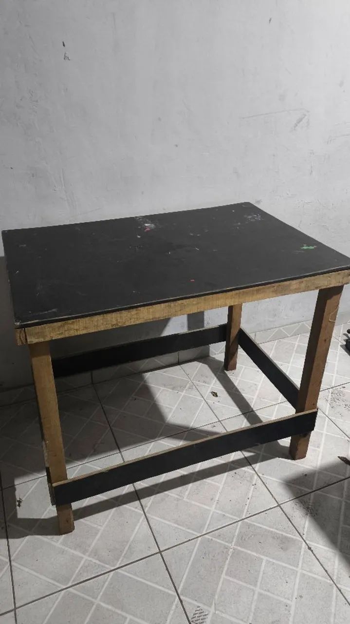 2 Bancadas de Madeira 