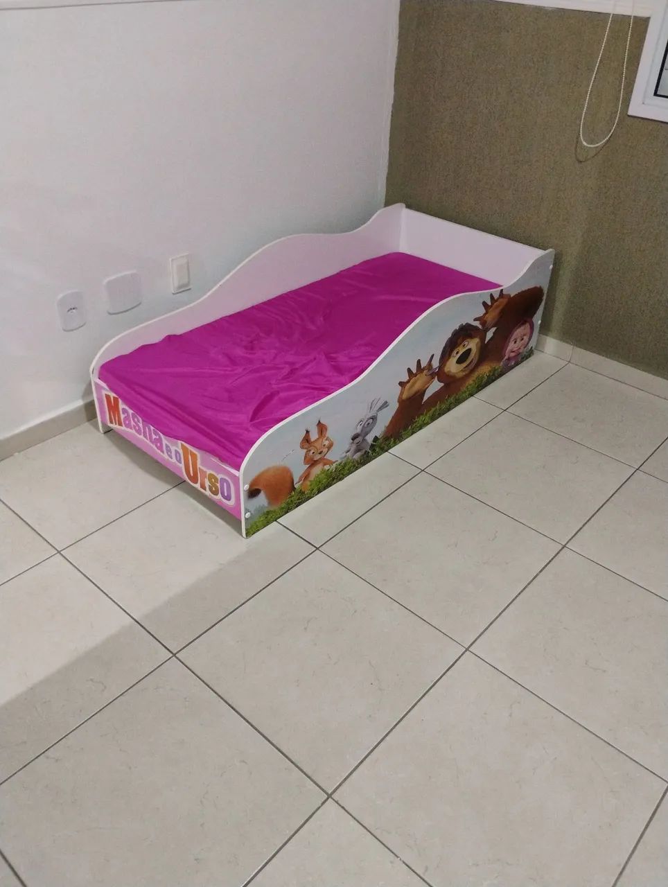 Cama infantil Masha e urso com colchão nunca usado!