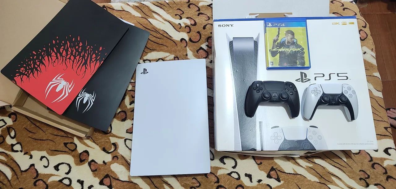PlayStation 5 (PS5) - 2 controles - 1 jogo - 1 faceplate do homem aranha 