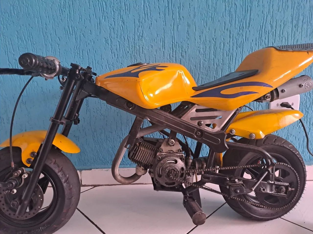 Mini Moto 50cc - Amarela - em perfeito estado - Foto 4