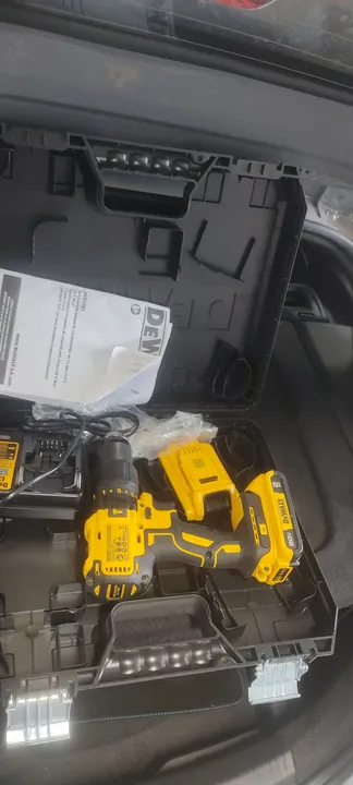 Parafusadeira Dewalt 20V - Nova na Caixa