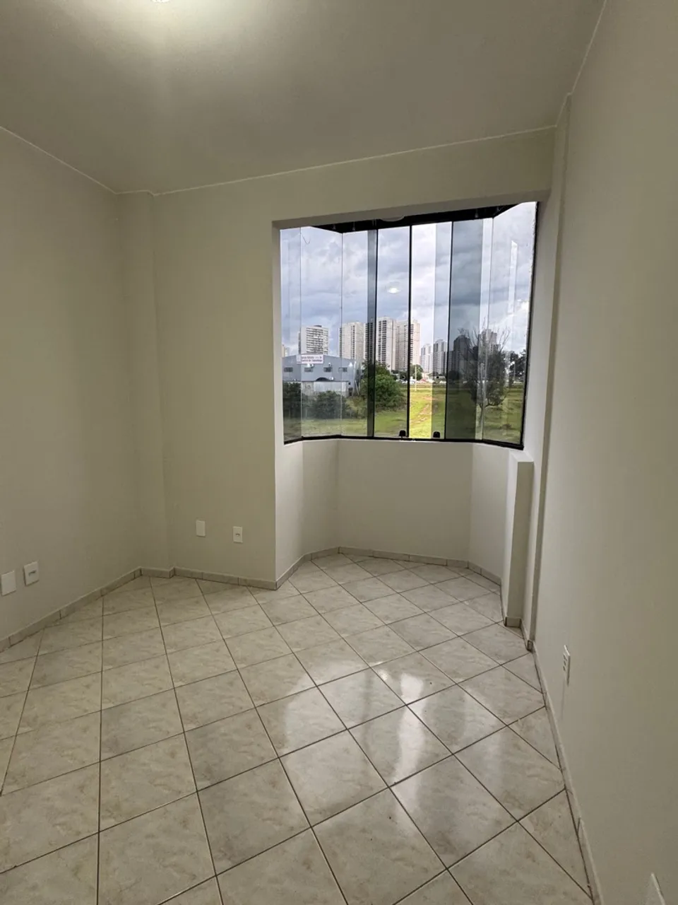 Apartamentos de 1 e 2 quartos de frente p eptg