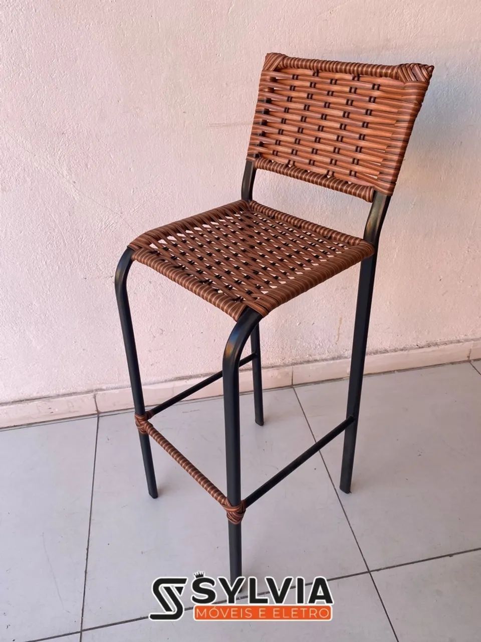 Banqueta de fibra com ferro