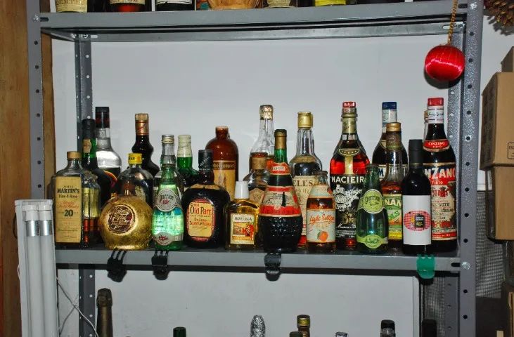 bebidas diversas anos 60 , 70 , 80 ,90 coleçao 42 garrafas cheias  - Foto 3