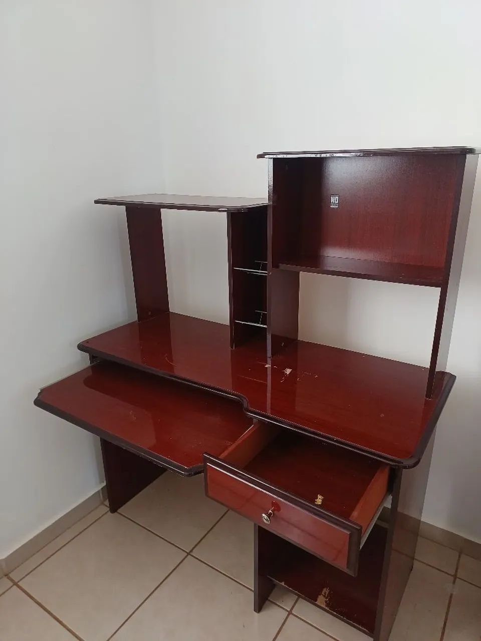 Escrivaninha com estante64662024182274125