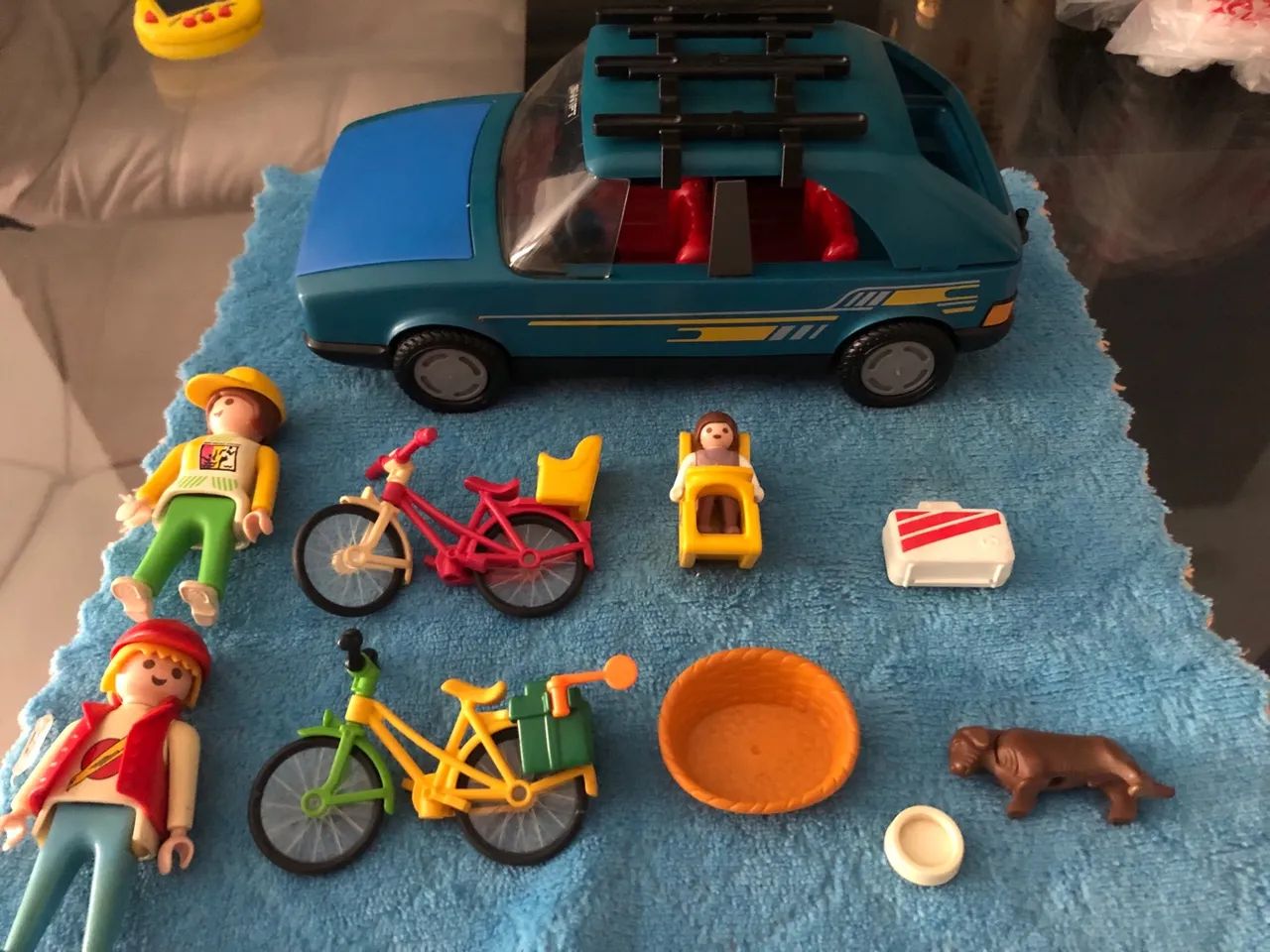 Playmobil Estrela Família de férias em carro e bicicleta - Foto 2