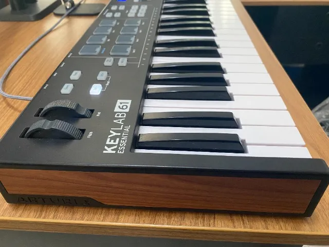 Controlador Arturia Keylab61 Essential