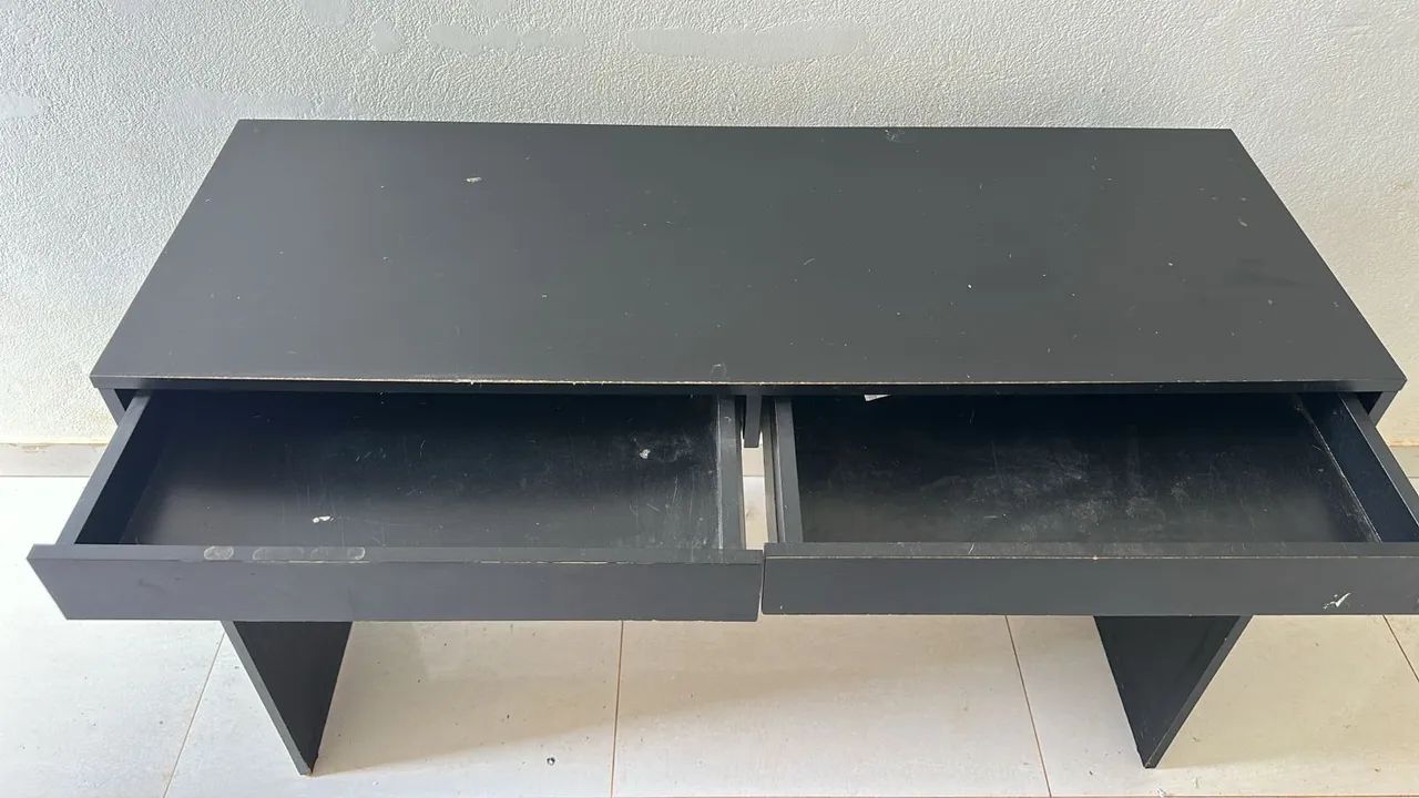 Black table 64374836857217120