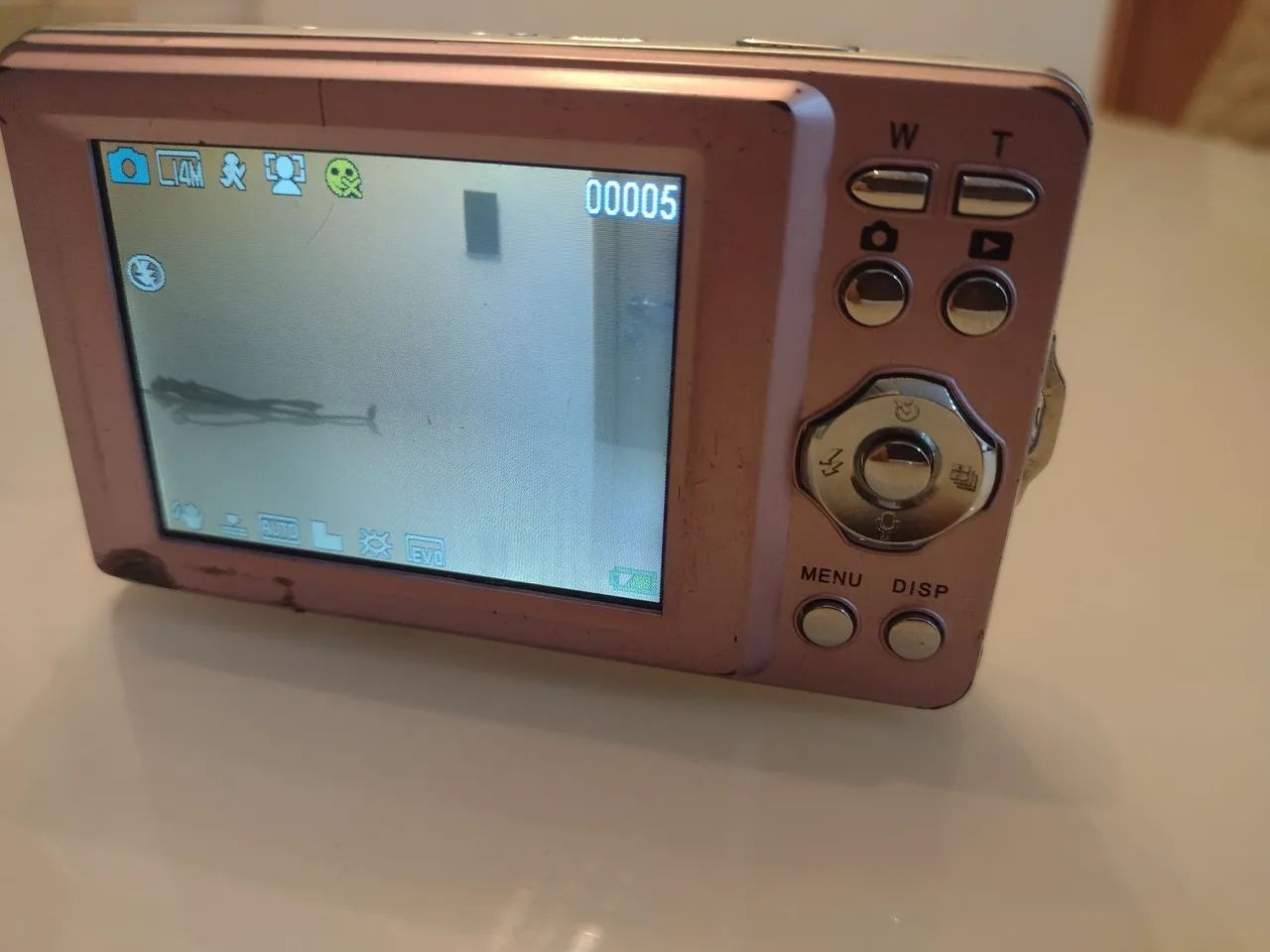 Digital camera64318618572290120