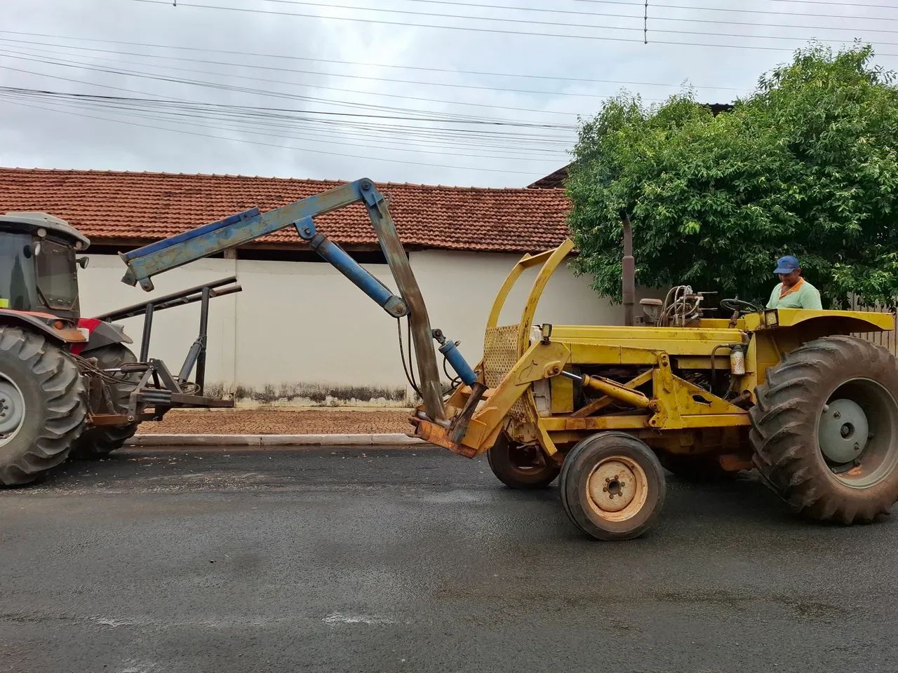 Trator CBT com Lâmina e Guincho - Foto 4