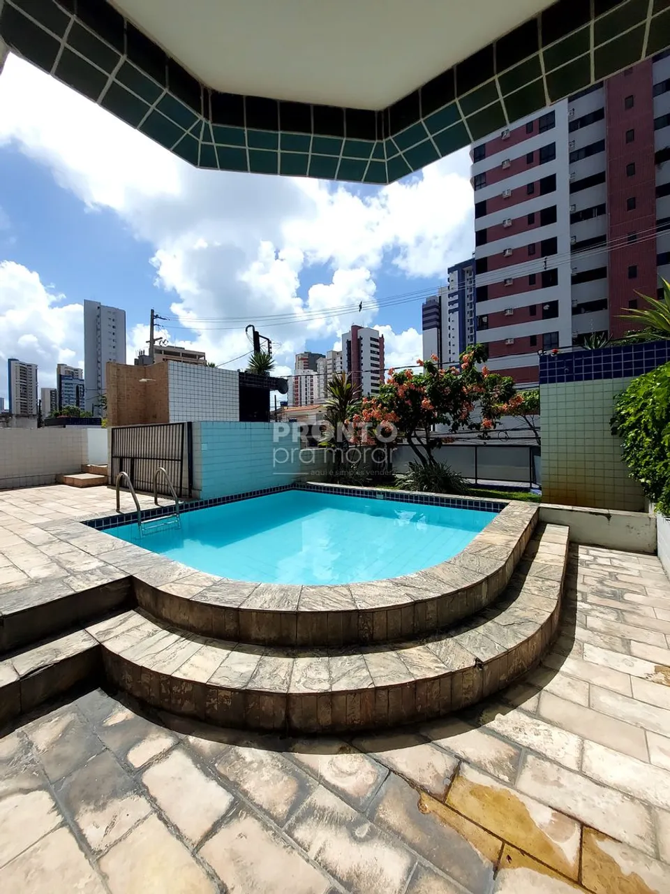 APARTAMENTO 3 QUARTOS EM CANDEIAS -106M²