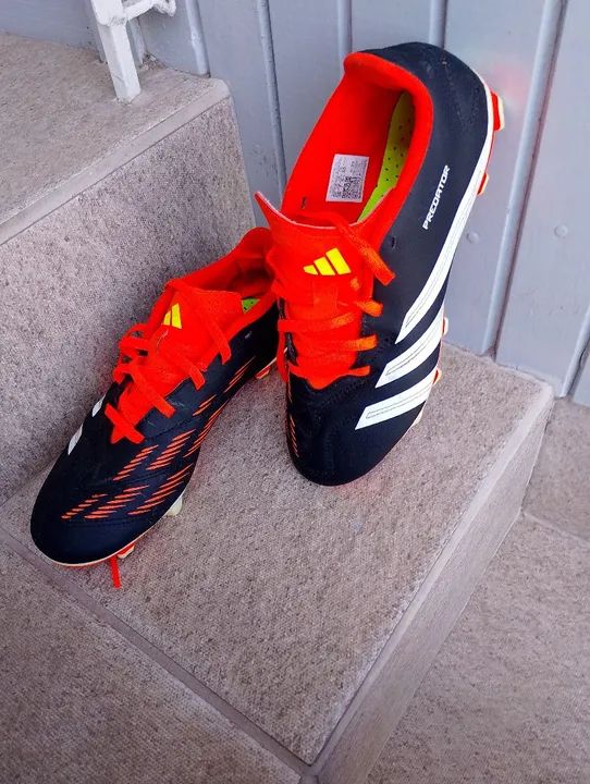 Chuteiras de Futebol Adidas - Tamanho 38 - Foto 4