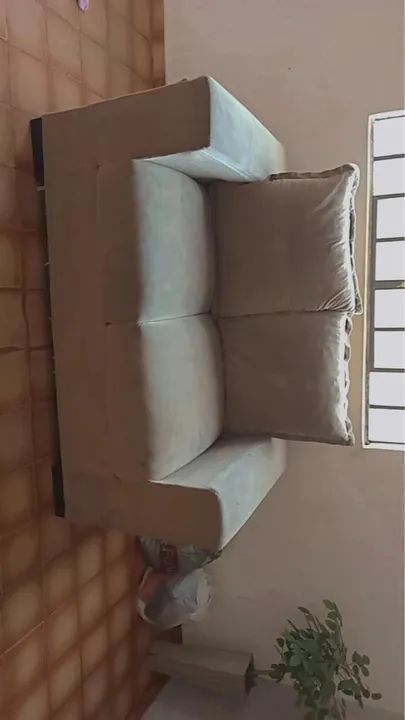 Sofá de 2 lugares em ótimo estado