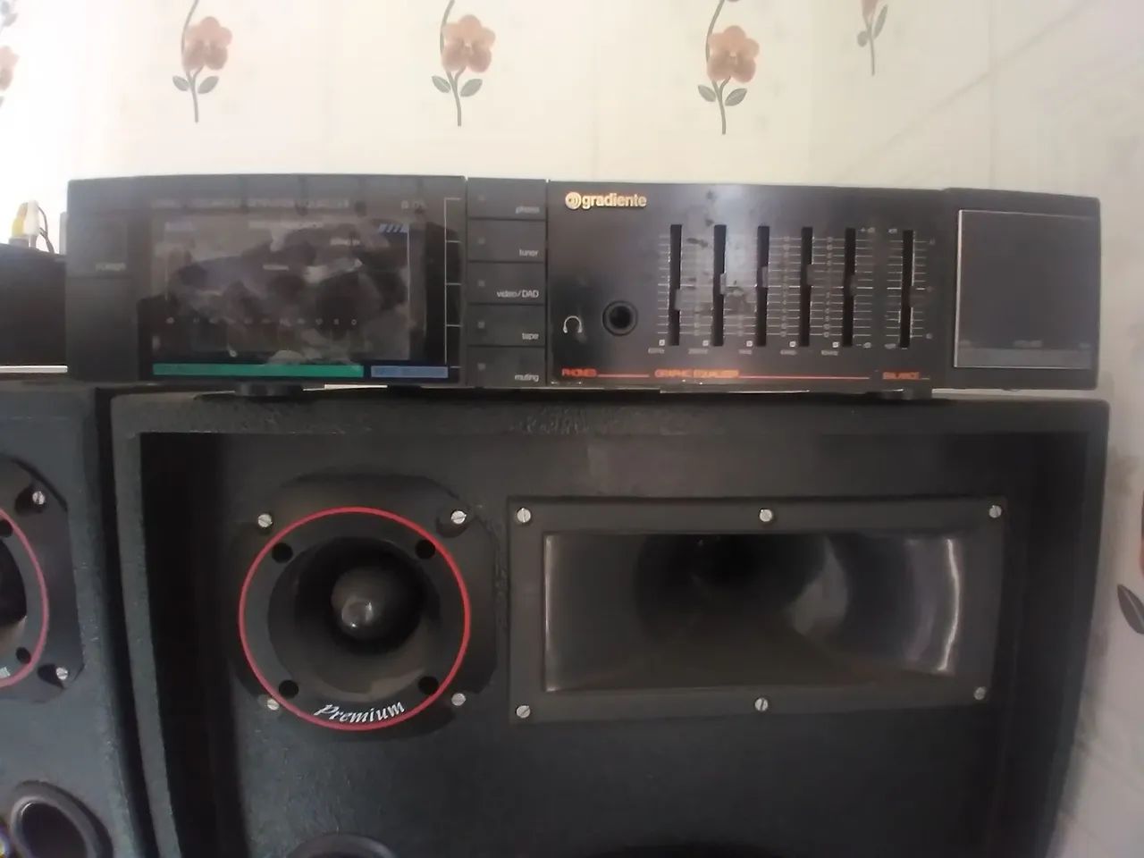 Vendo som semi novo,mesa 2 caixas de 12 e 1 amplificador  - Foto 2