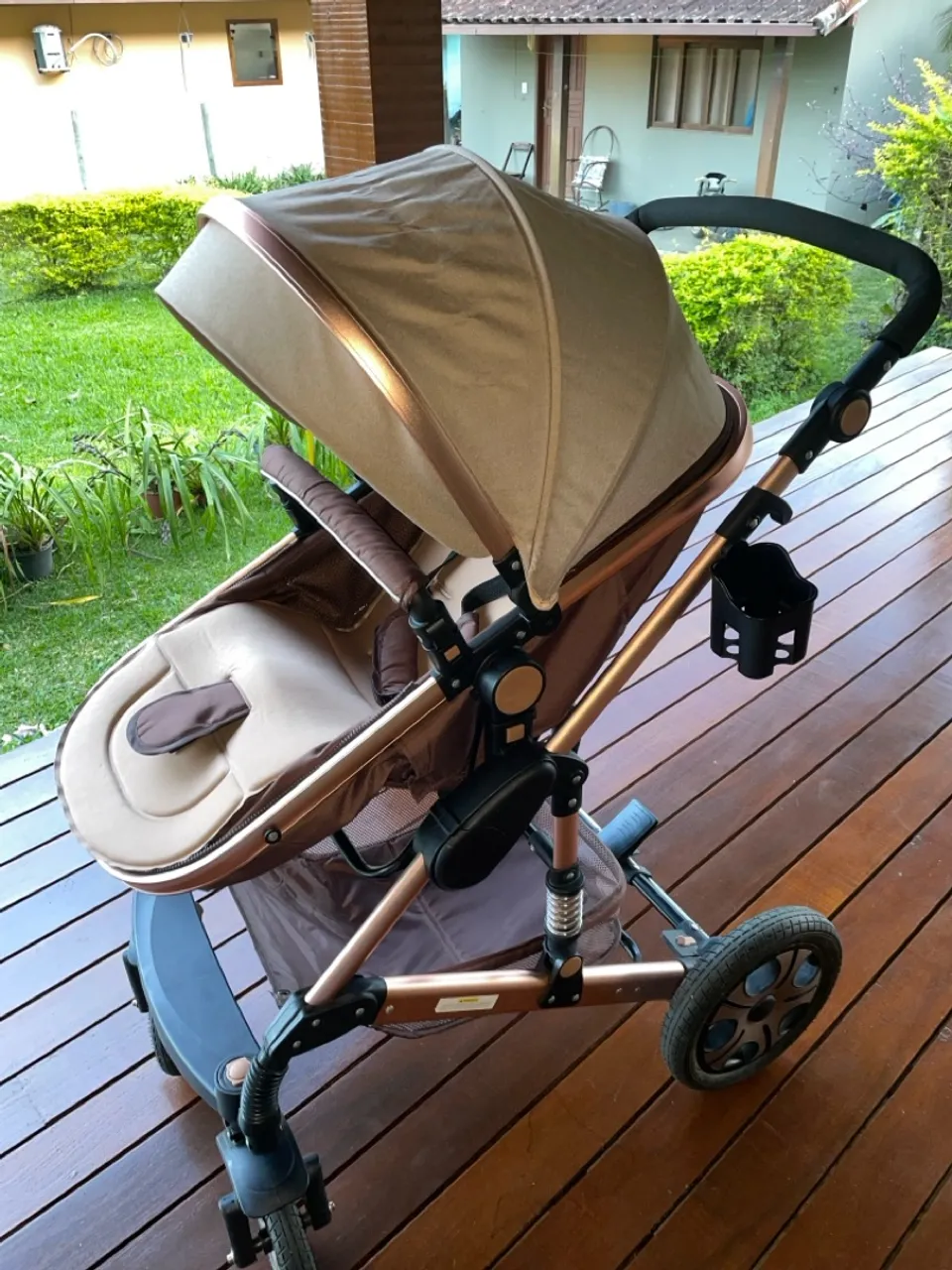 Carrinho de Bebê Premium - Conforto e Estilo
