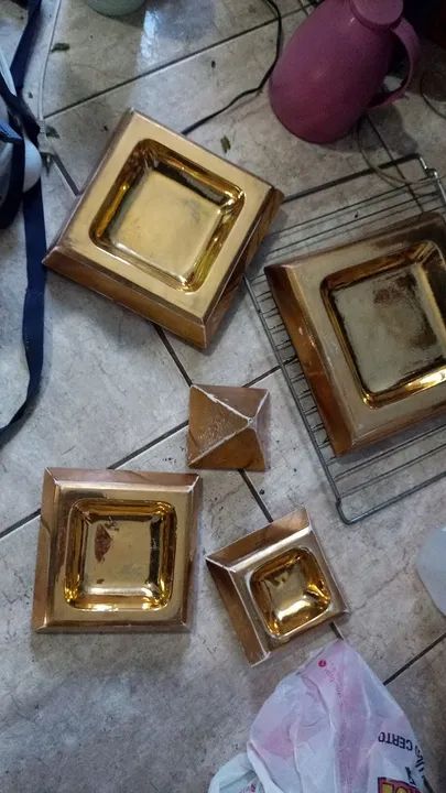 Antiga Pirâmide modulada petisqueira pi rira po de ouro 24k - Foto 2