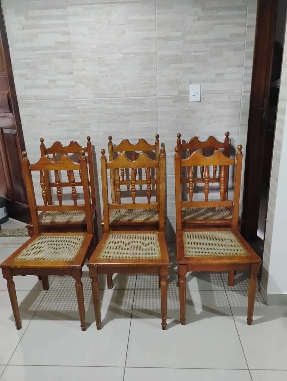 Conjunto de 6 Cadeiras de Madeira Maciça - Foto 2