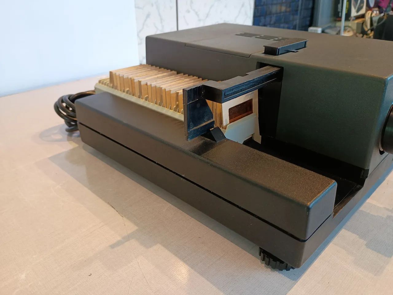 Projetor de slides IEC  MA-150 FUNCIONANDO COM FILME DO ALADIM  - Foto 4