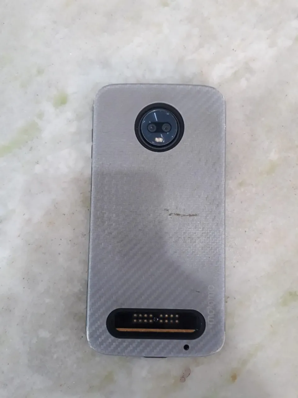 Moto Z 3 Play 64 gb e 4gb de ram (Tela queimada)