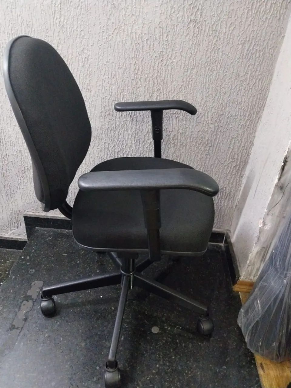 Cadeiras de Escritório Giroflex modelo Polytrop - Foto 4