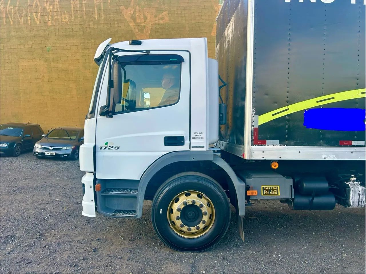 Caminhão toco Atego 1729 S Mercedes Benz  - Foto 3