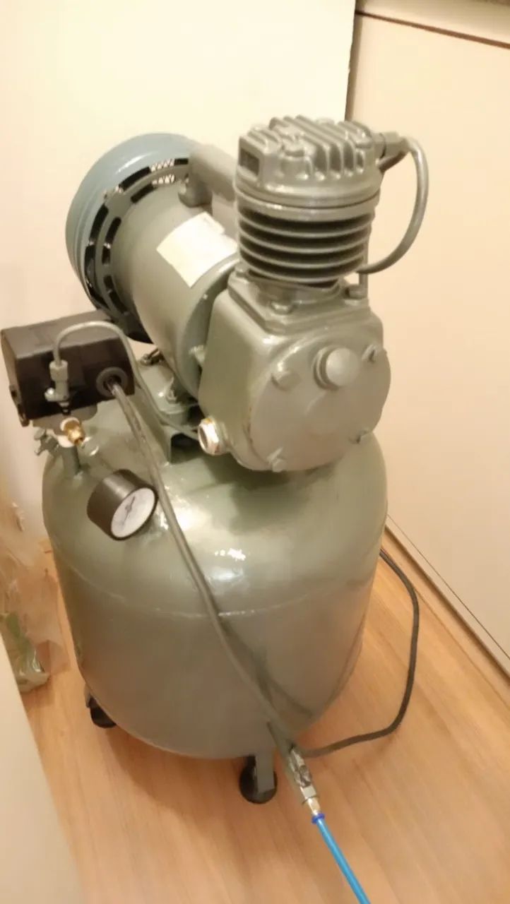 Cadeira odontológica Gnatus com equipo e compressor - Foto 4