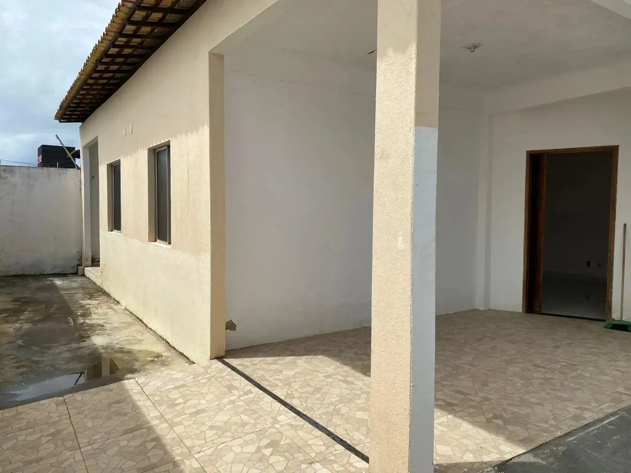 Casa a venda com 140m, com 3\4 em Coroa do Meio - Aracaju - SE