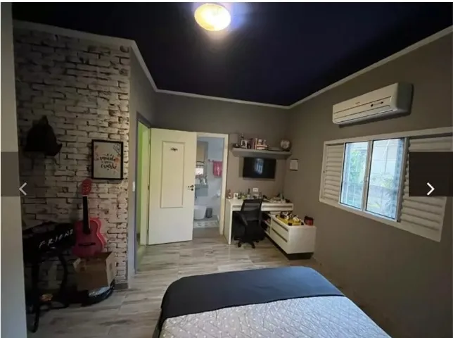 Sobrado com piscina, 3 suítes e energia solar no Villas Boas 