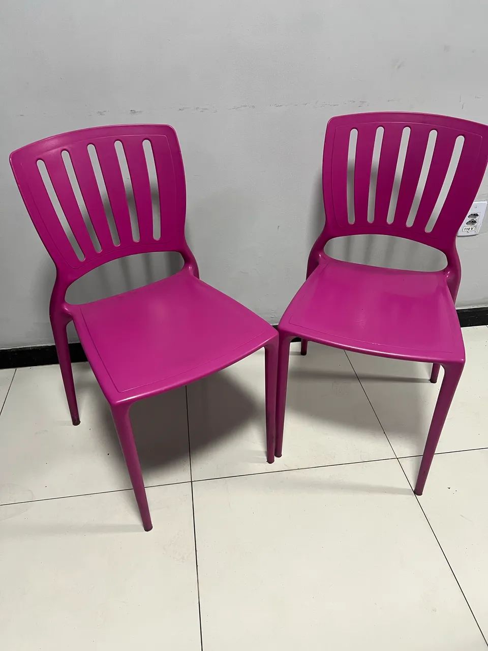 02 Cadeiras Tramontina - Cor Rosa