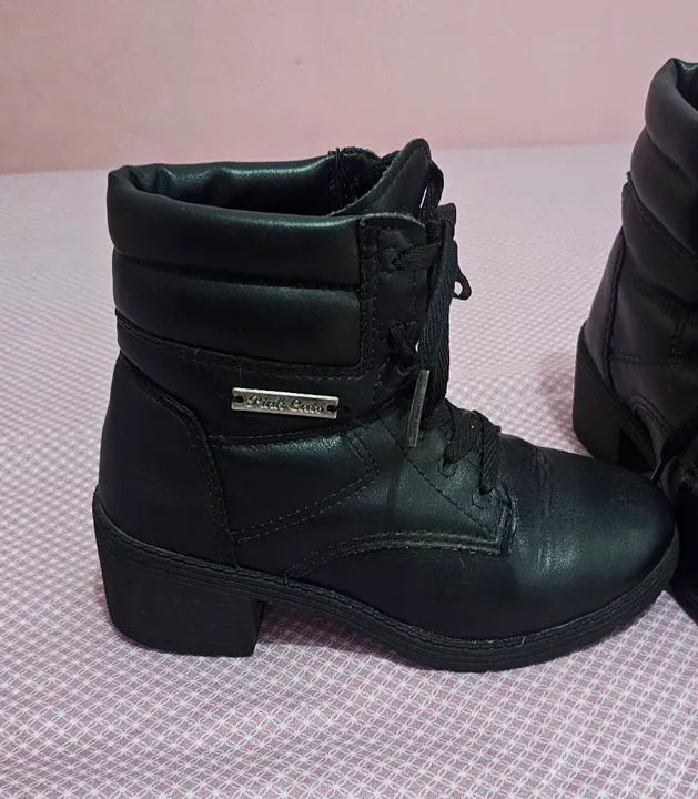 Botas de Couro Infantil - Tamanho 29 - Foto 2