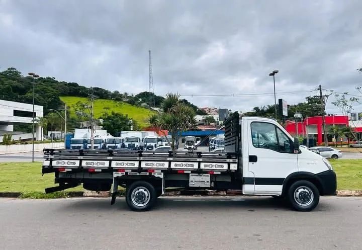 Iveco 35s14 carroceria ano 2014 - Foto 3