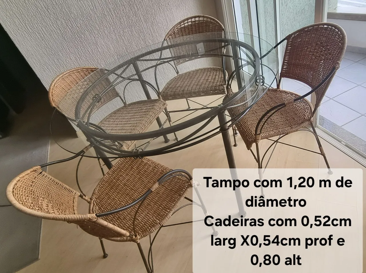Mesa de jantar com 6 cadeiras
