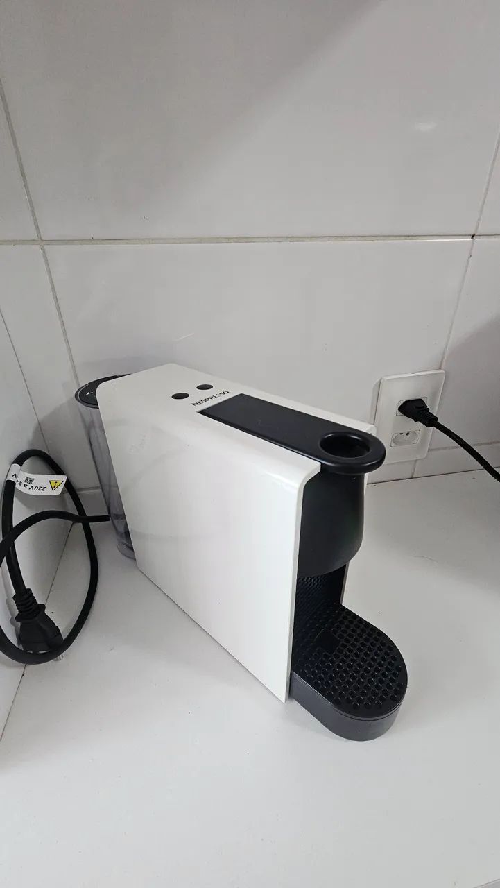 Cafeteira Nespresso Essenza Mini [novinha!] 