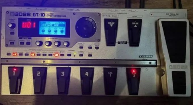 VENDO ...Multi efeitos BOSS GT-10 - Foto 2