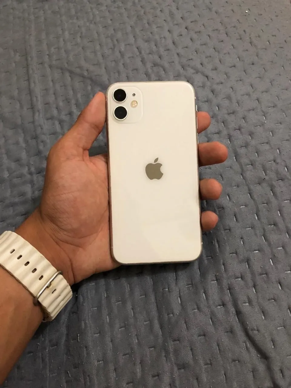 IPHONE 11 CONSERVADO