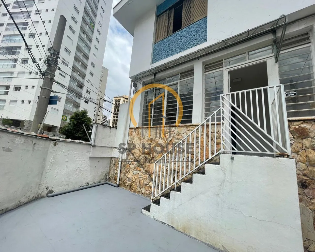 Sobrado para venda ou locação, 03 dormitórios, 04 vagas, 145m², Vila Mariana.