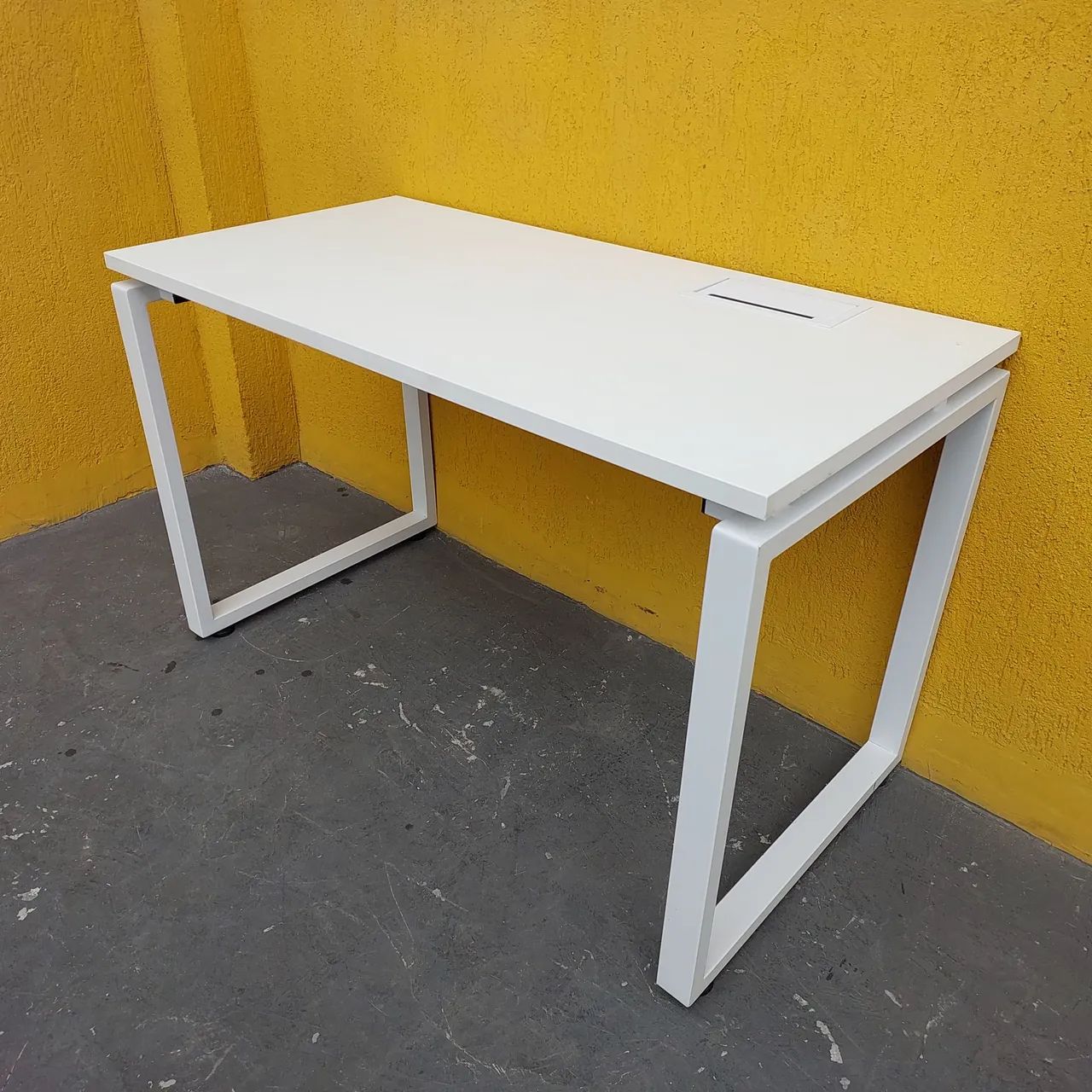 Mesa escritório branca 1.20x60 - Foto 2