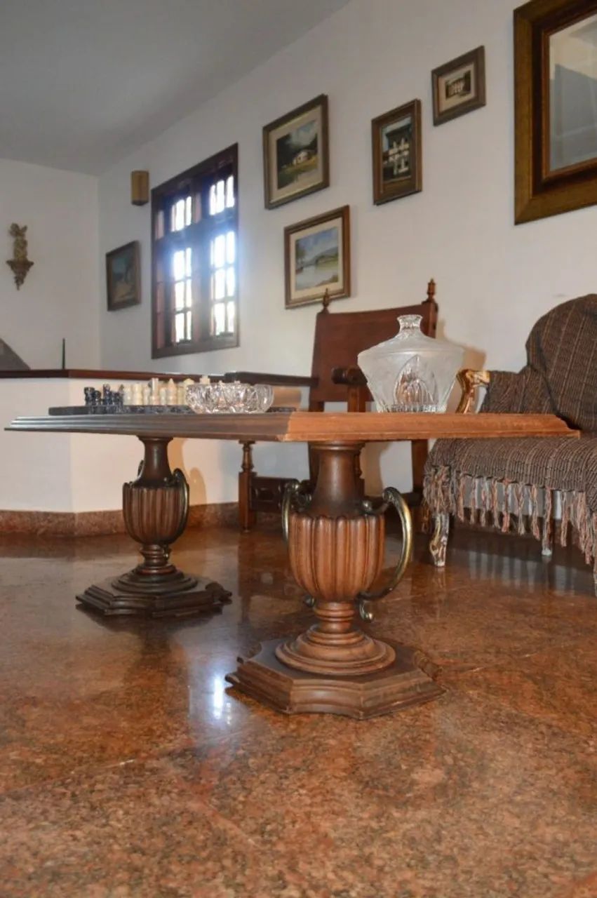 Mesa de centro com pés em formato de ânfora  - Foto 6