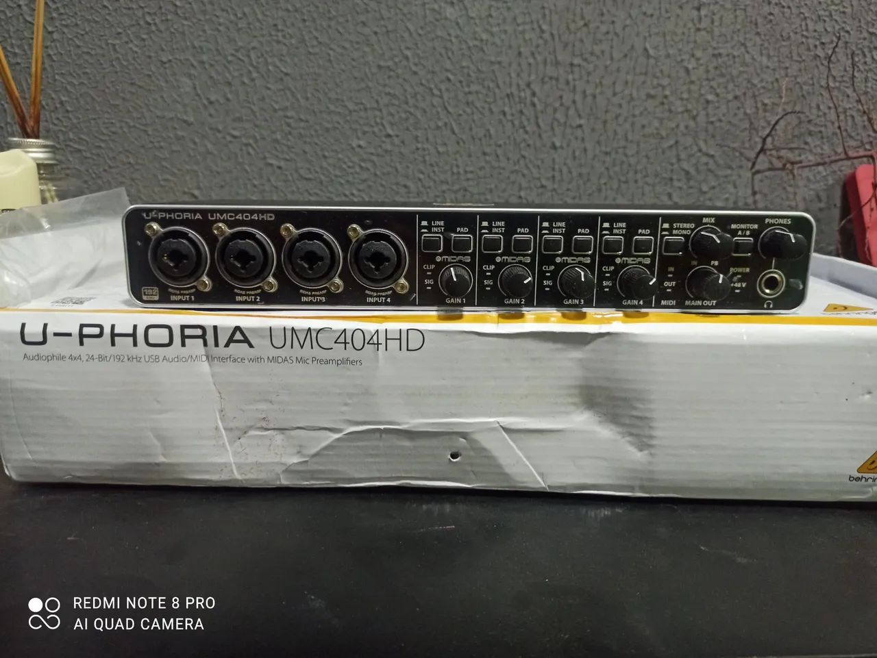 Interface de áudio Behringer 