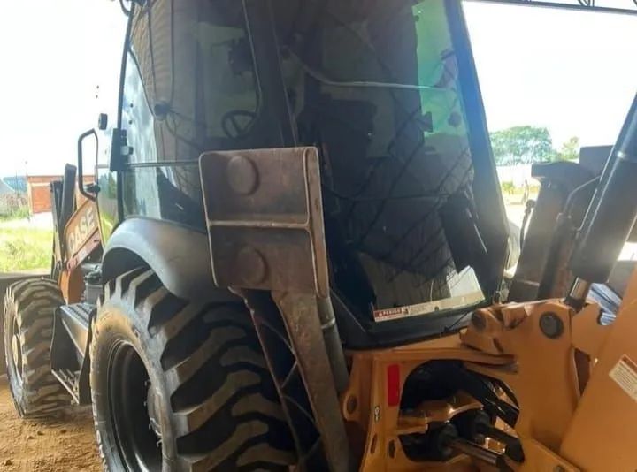 Retroescavadeira case 580n 4x4 ano 2019 - Foto 4