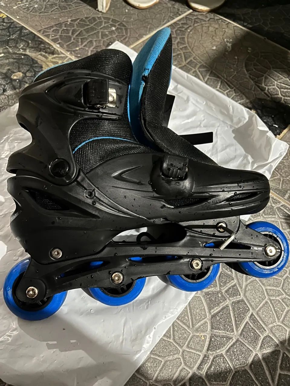 Patins Roller Inline Ajustável Preto e Azul - Foto 5