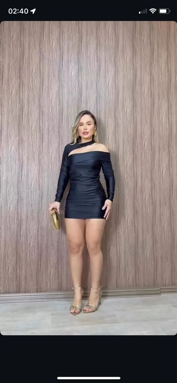 Vestido Preto Manga Longa com Detalhe