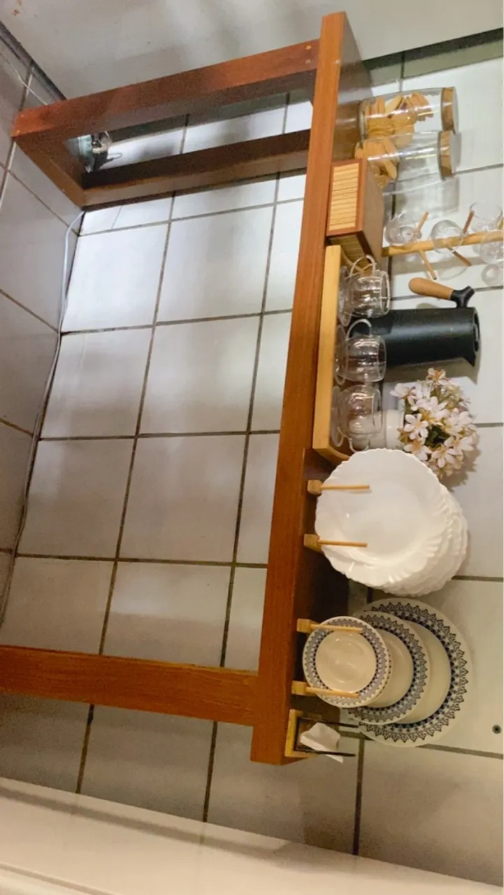 Mesa de cozinha rústica em madeira