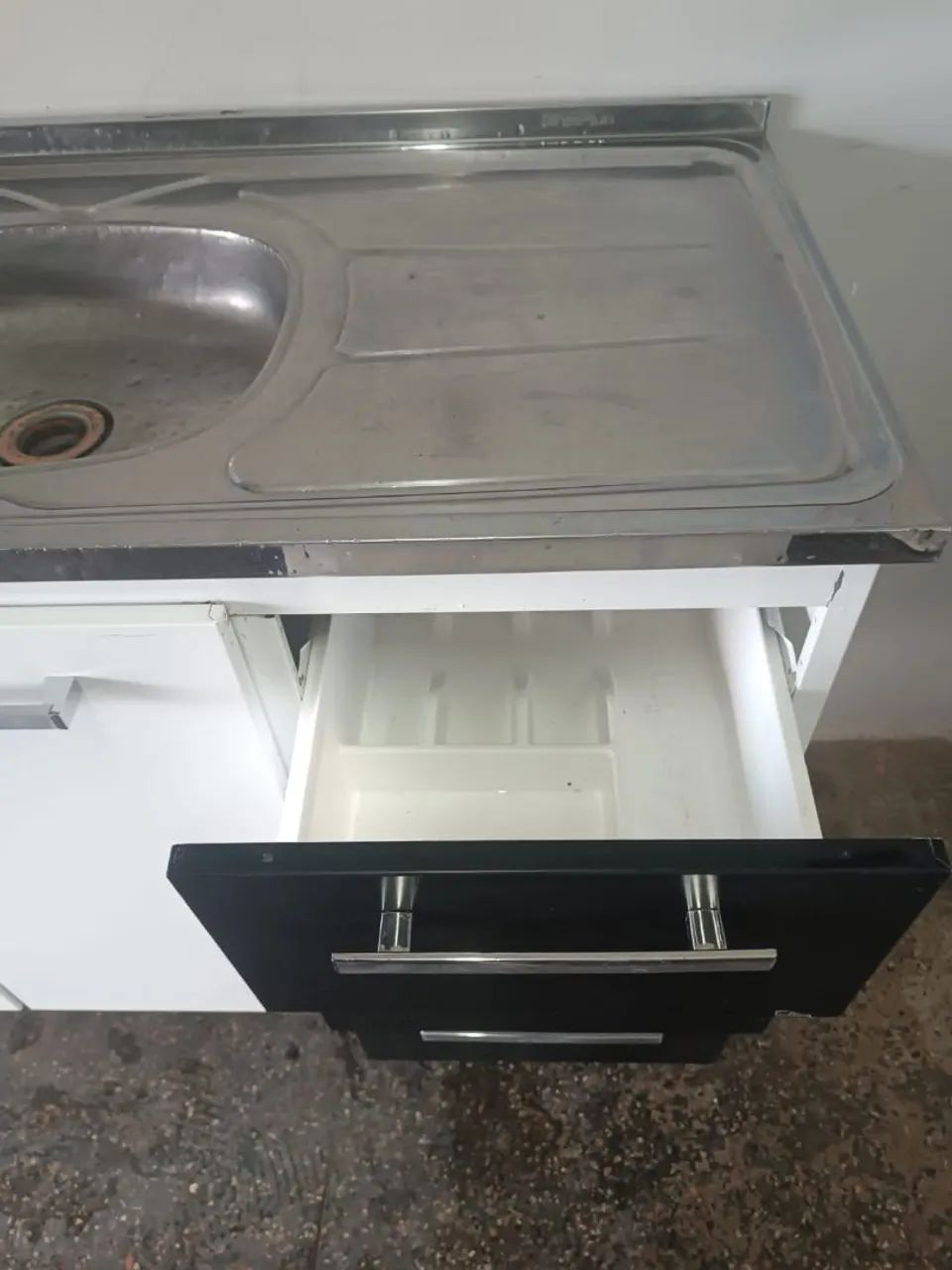 Armário de Cozinha Branco e Preto com Pia - Foto 3