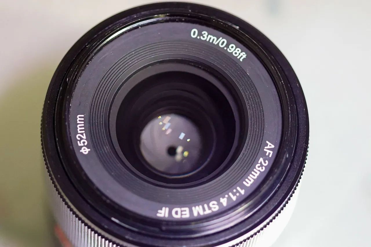 Lente Viltrox 23mm 1.4 E - Foto 4