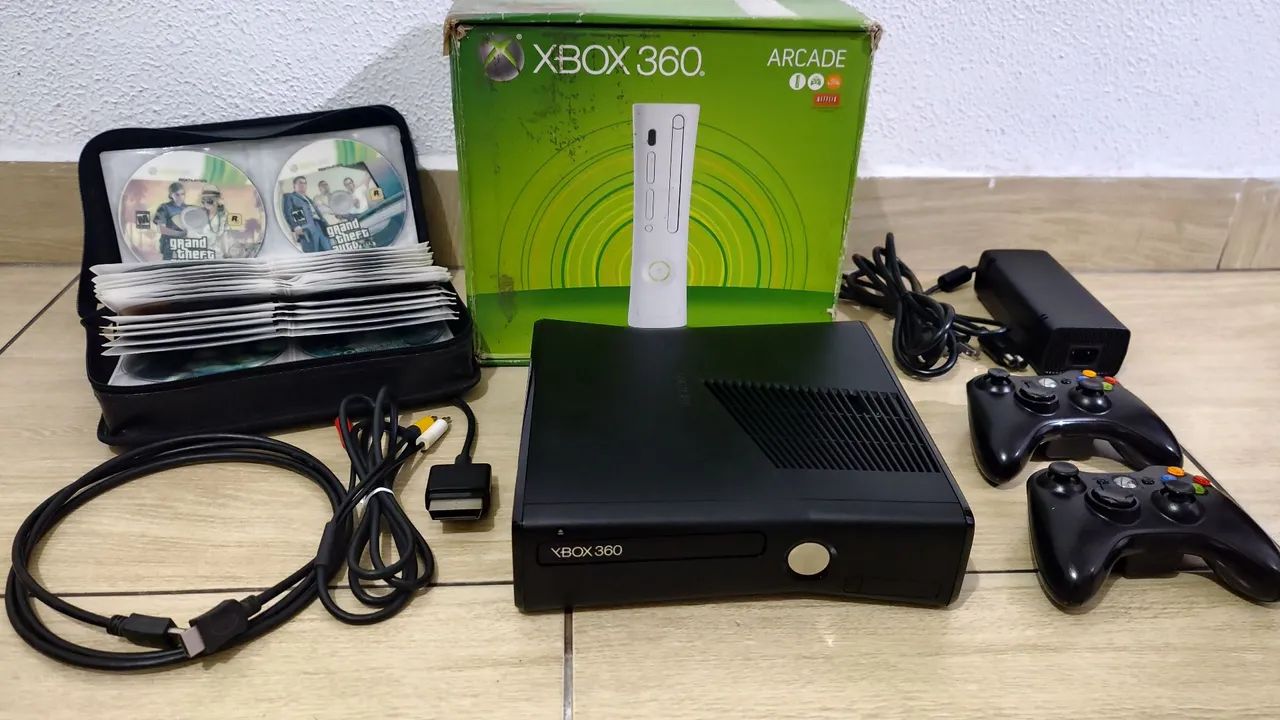 Xbox 360 Slim 4GB Memória Destravado LT+3.0 + 2 Controles + Mais de 100 Jogos