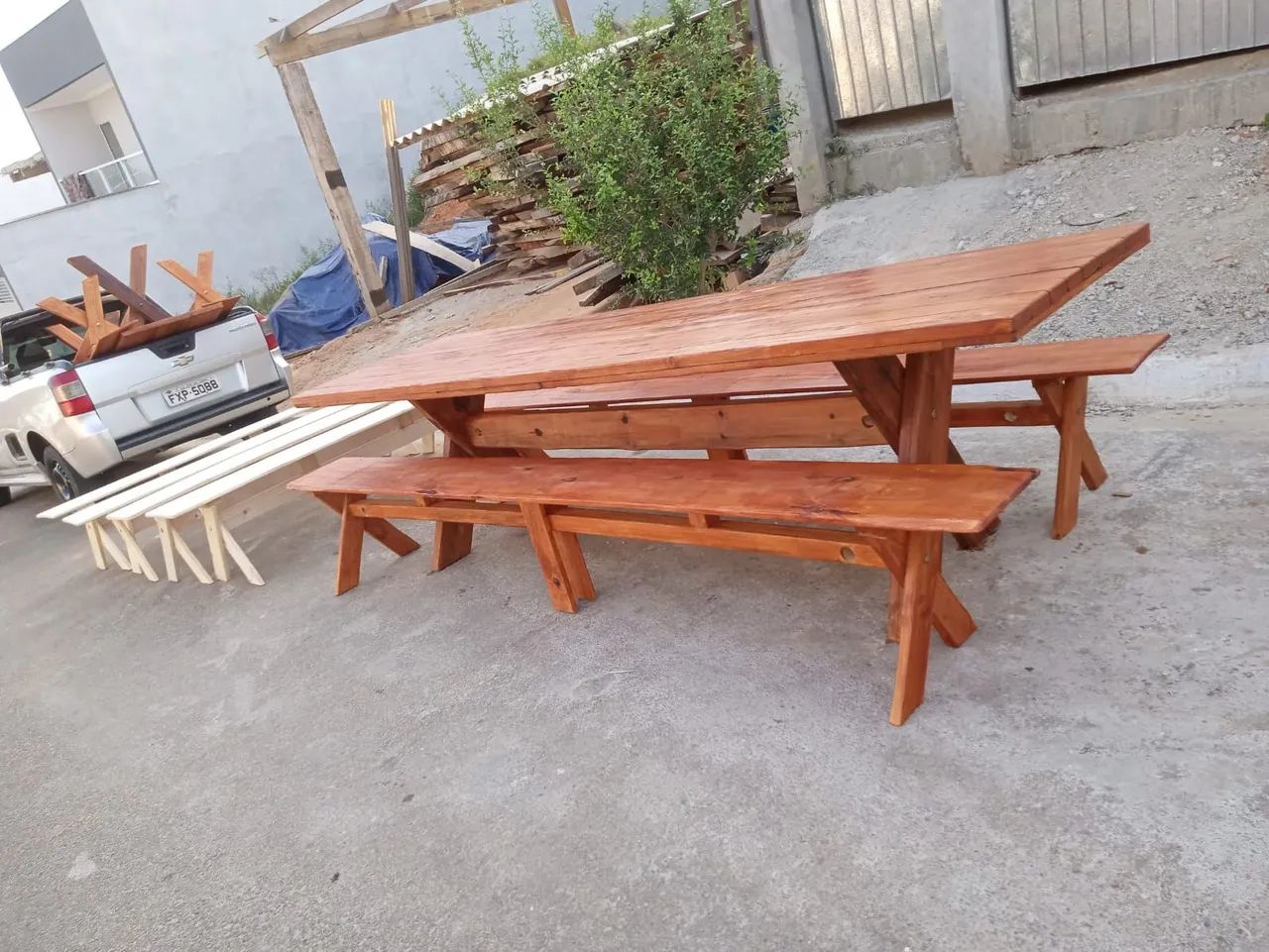Mesa de madeira com bancos - Foto 3