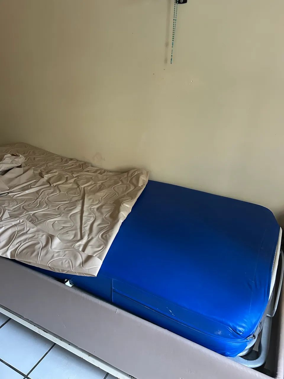 Cama Hospitalar Automática com Colchões